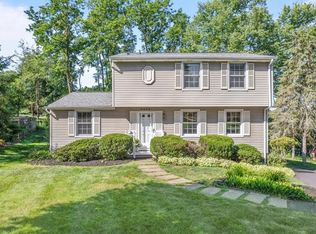 9524 Castleton Dr, Allison Park, PA 15101
