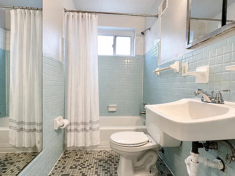 2915 Lemay Ferry Rd #A — Photo 4