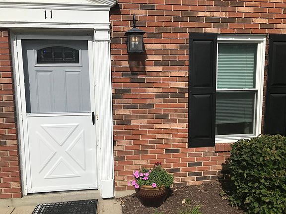 5th image of 11 Queens Ct #11