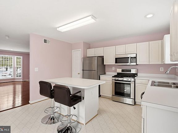 5th image of 1 Rumsford Ct