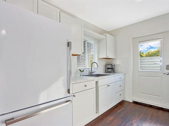 5th image of 2725 NE Indian River Dr #1