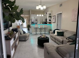 Tamiami Lakes Townhomes, Miami, FL 33184