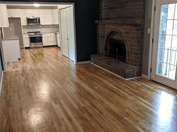 4th image of 701 N Dakota Dr