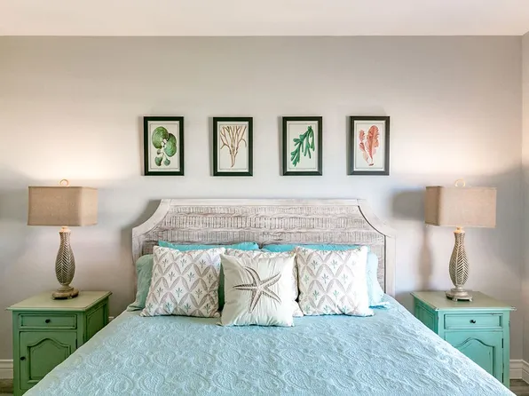 Compass Bay Apartments & Marina