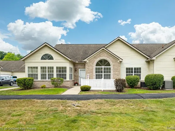 1160 Abbey Ct, Westland, MI 48185