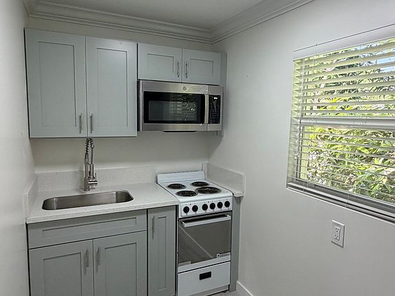 4th image of 954 NW 34th Ave #3