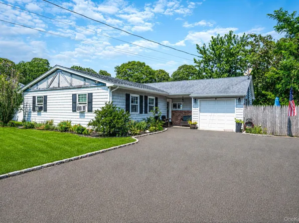 40 Elm Avenue, Flanders, NY 11901