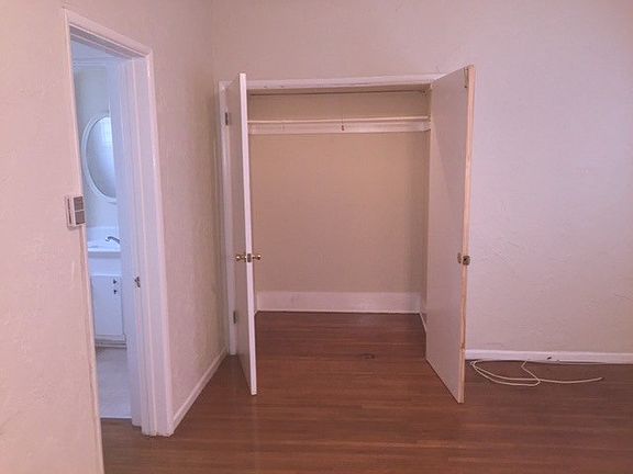 3rd image of 1528 E 1st St APT 8