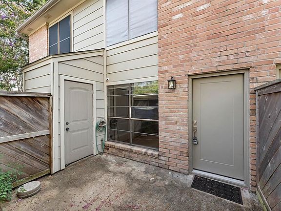 3rd image of 8801 Hammerly Blvd APT 1704