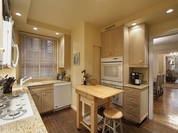 5th image of 14 Sutton Pl S #1B