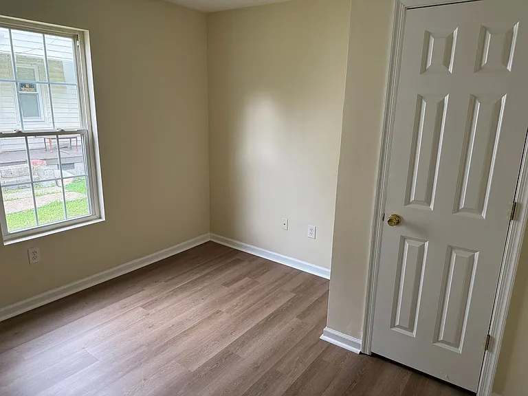 1023 Butler Ln — Photo 13