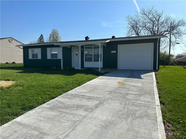 904 McAdams Dr, New Carlisle, OH 45344
