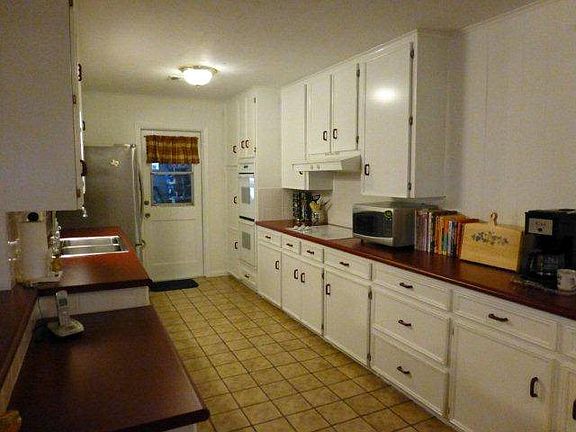 2nd image of 113 Guinevere St