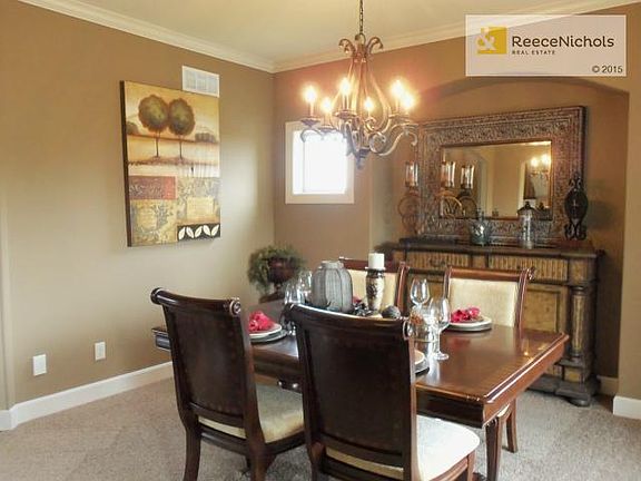 C&M Aspen Creek - **Please Note that these images are from a different Aspen Creek model & may not accurately reflect the home listed here. Any questions? Call our Sales Center: 816.331.0754