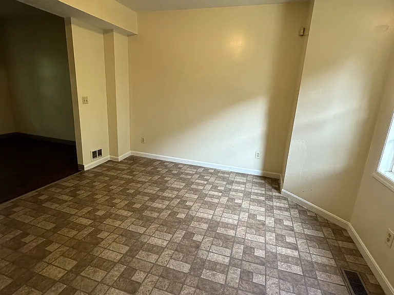 7011 Irvington Ter — Photo 3