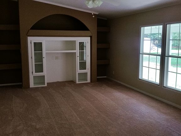 5th image of 313 Doral St
