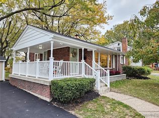 21 Lochland Dr, Cheektowaga, NY 14225