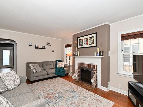 3rd image of 8518 Stickney Ave