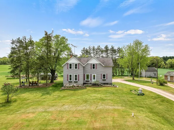 W1057 Fawn Dr, Montello, WI 53949