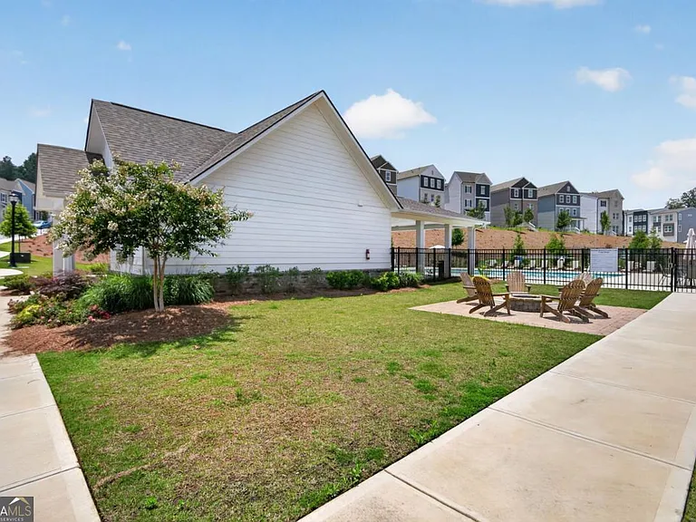 1445 Creekside Cir — Photo 41