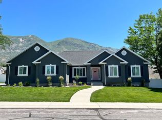 9730 N Dorchester Dr, Cedar Hills, UT 84062