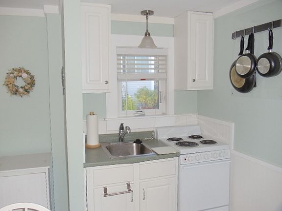 3rd image of 9 Cedar Ave