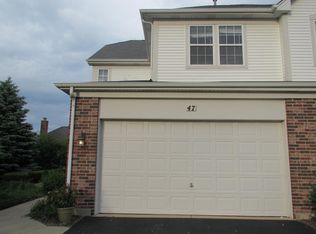 47 Tanglewood Dr, Glen Ellyn, IL 60137