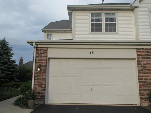 47 Tanglewood Dr, Glen Ellyn, IL 60137
