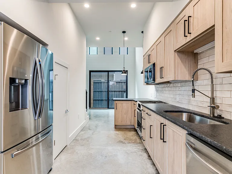 2702 Carroll Ave #104 — Photo 6