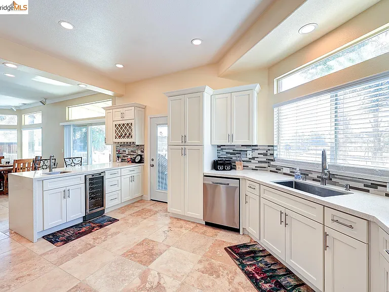4050 Pier Point — Photo 16