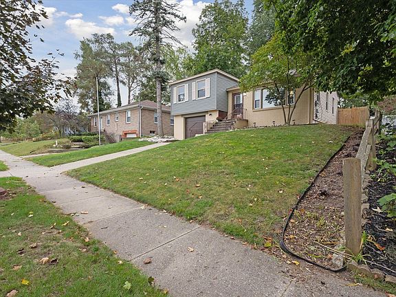3rd image of 764 Halena St NE