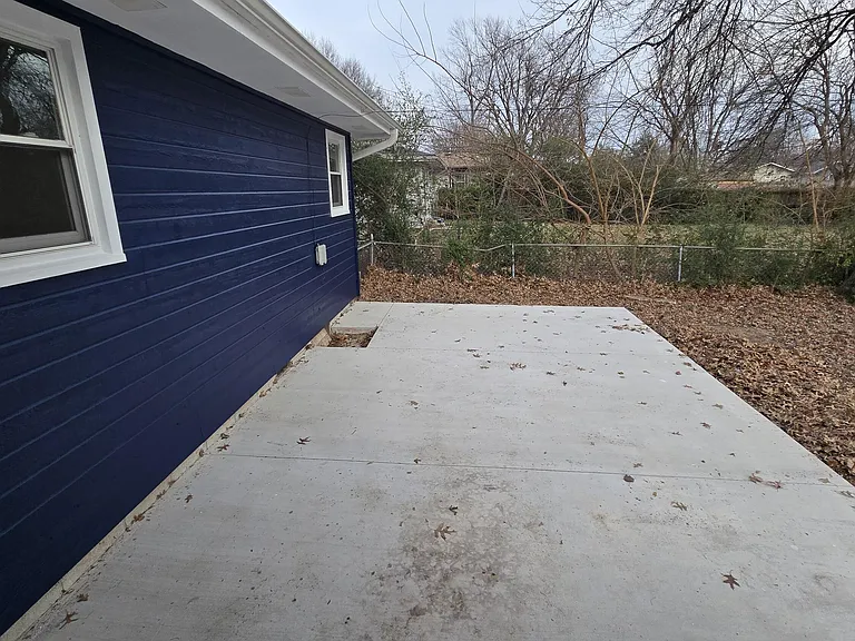 1472 E Berkeley St — Photo 17