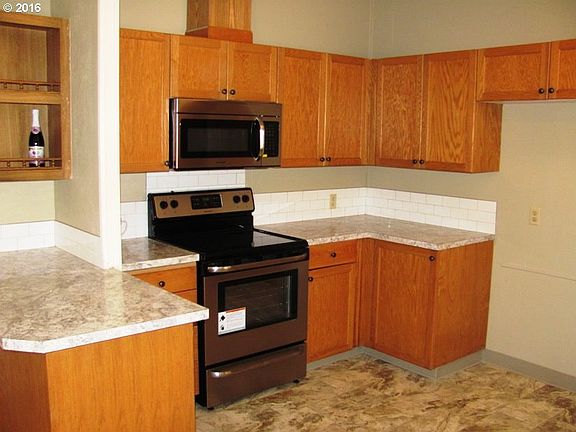 4th image of 10114 NE 86th Way