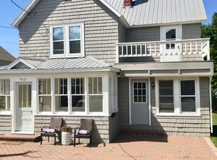 912 3rd St, Hancock, MI 49930