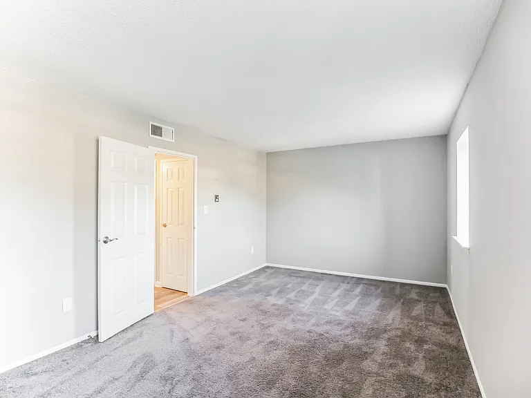 Welcome to Hamilton Estates Apartments, where modern living meets comfort. Enjoy spacious interiors with ample natural light and a fresh design. Your ideal home awaitsschedule a tour today and see it for yourself!
