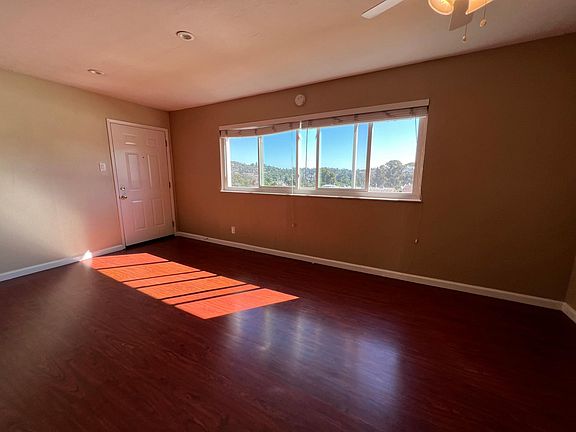 5th image of 1114 Village Dr APT 9