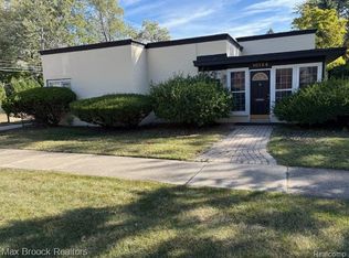 10154 Elgin Ave, Huntington Woods, MI