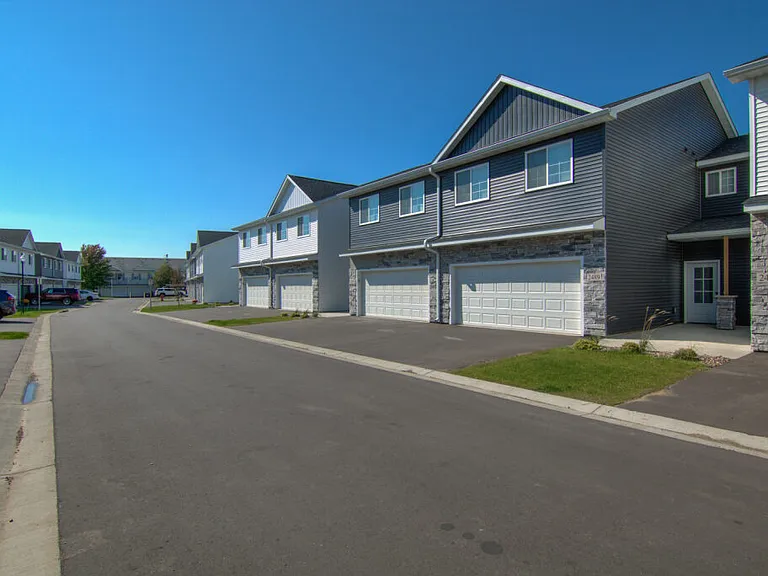 Dawes Place Townhomes — Photo 12