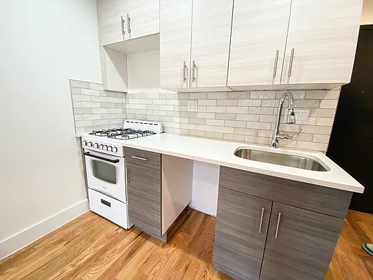 Rented by Lofts and Flats LLC | media 28