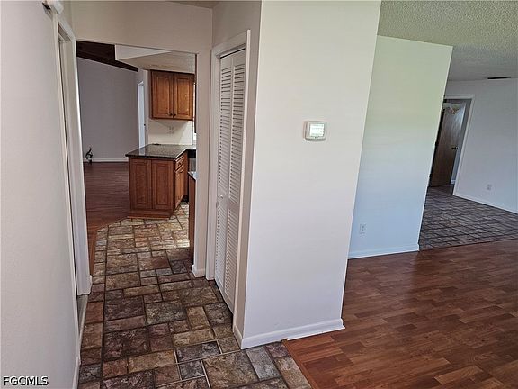 5th image of 1404 SE 22nd Ter