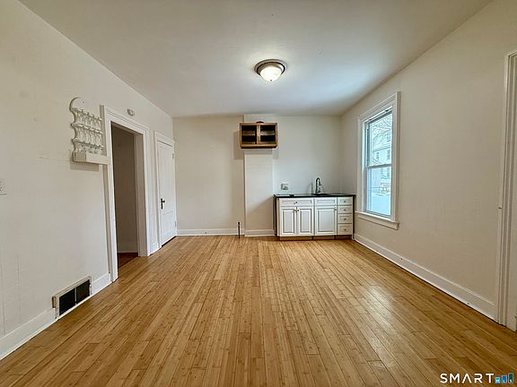 5th image of 74 High St