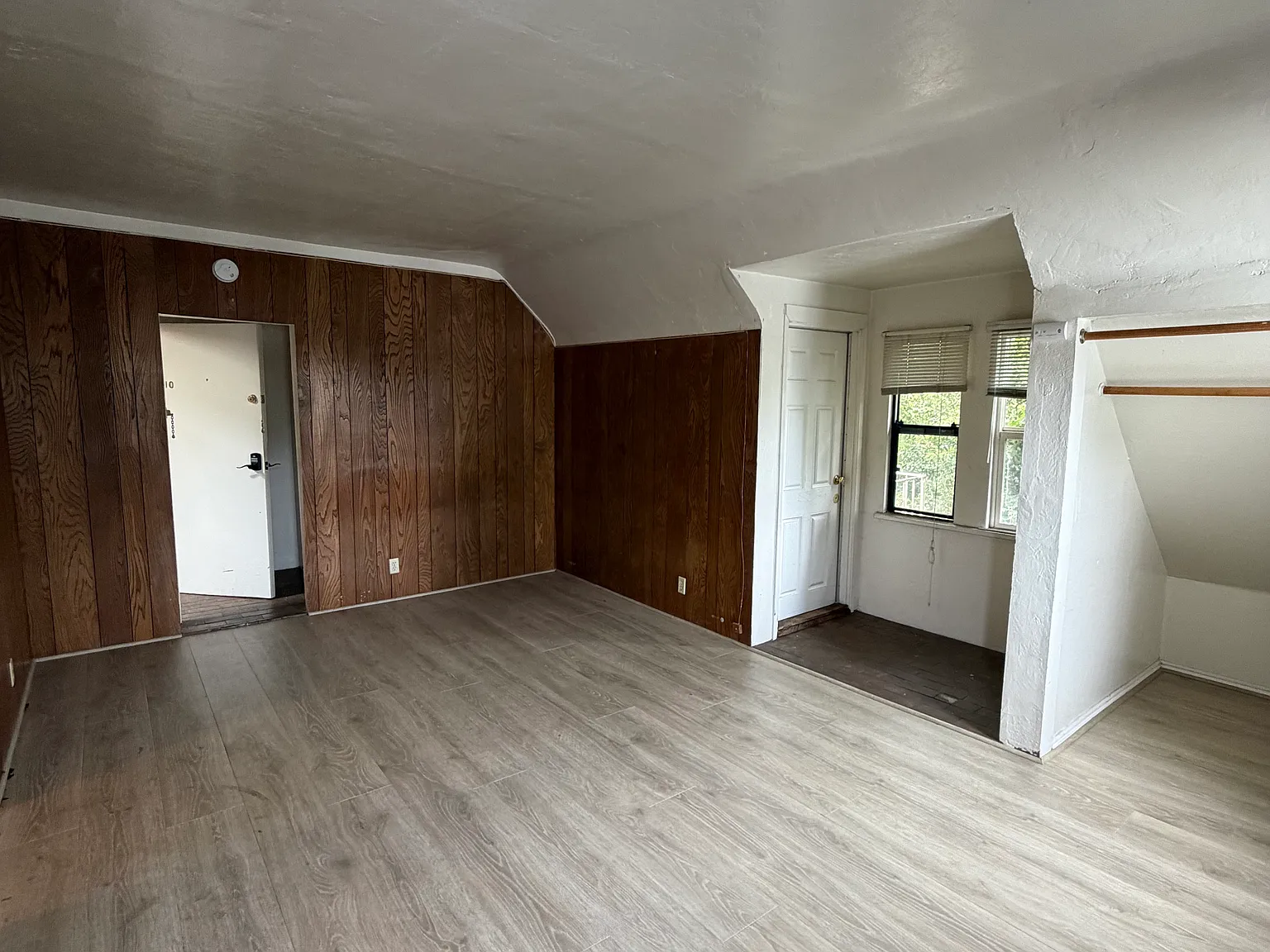 Studio, $1,900 — Photo 3