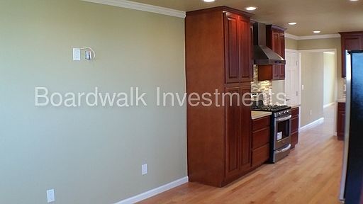 5th image of 15 Park Manor Dr