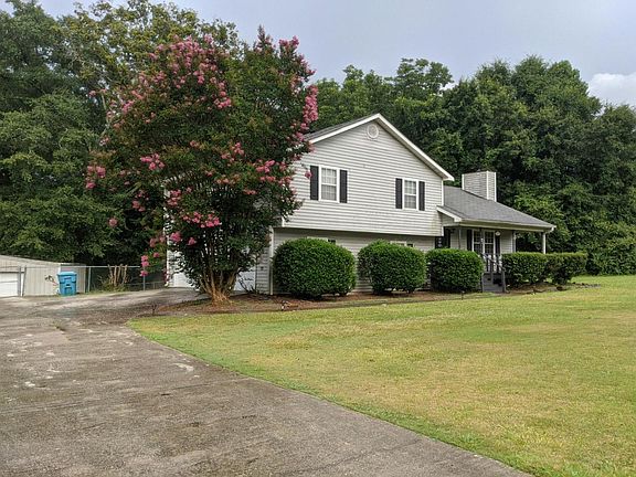 3rd image of 40 Greenleaf Dr