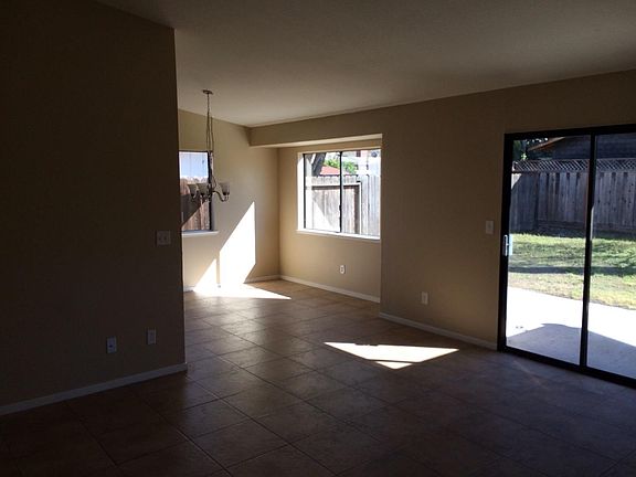 5th image of 711 A St
