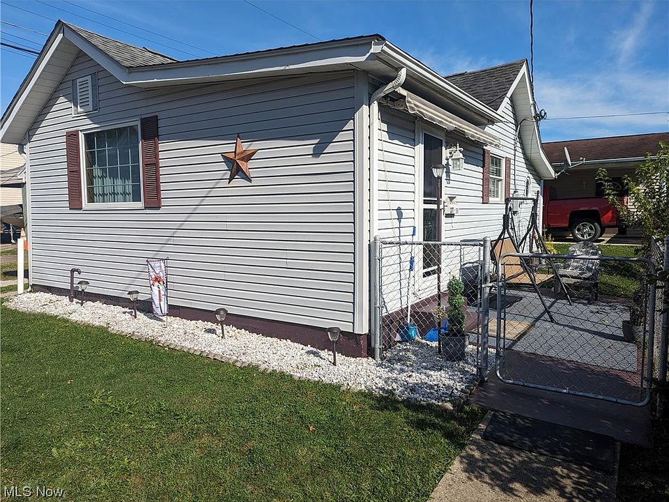 1st image of 271REAR W 43rd St