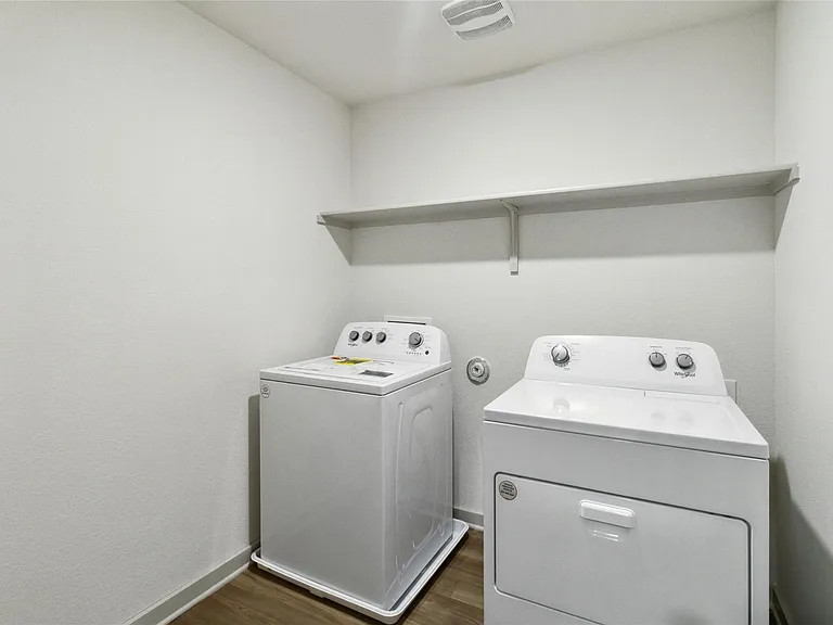 320 Fairfax Ave — Photo 19