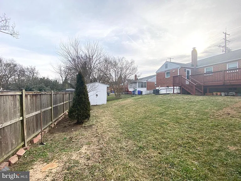 11005 Amherst Ave — Photo 44