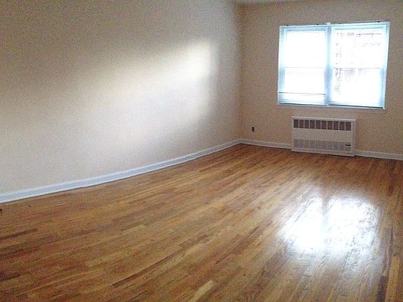 4th image of 2516 27th St