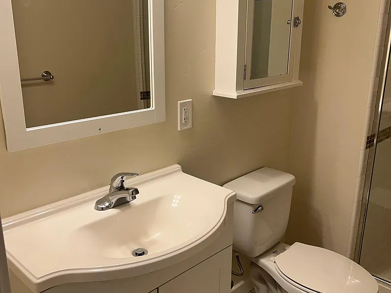 2527 O St #3 — Photo 8